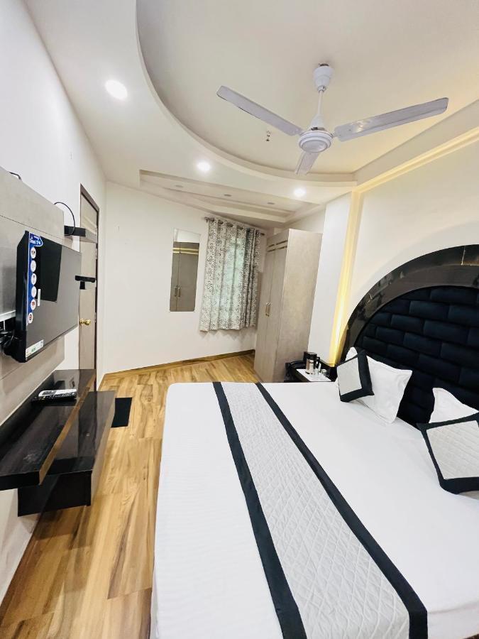 Hotel Red Stone Inn - Near New Delhi Railway Station - Paharganj Kültér fotó