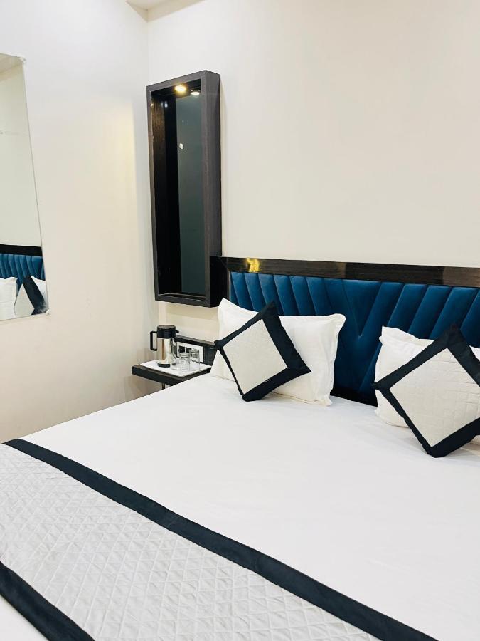 Hotel Red Stone Inn - Near New Delhi Railway Station - Paharganj Kültér fotó