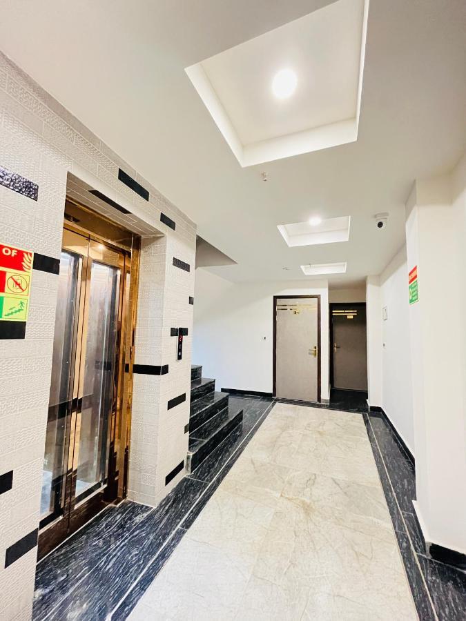 Hotel Red Stone Inn - Near New Delhi Railway Station - Paharganj Kültér fotó