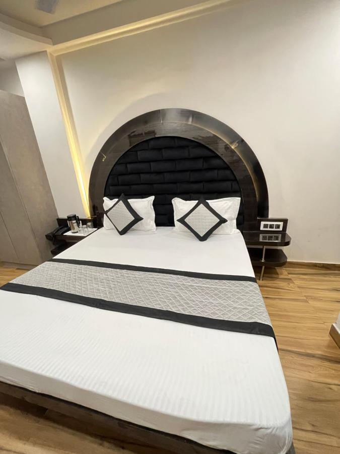 Hotel Red Stone Inn - Near New Delhi Railway Station - Paharganj Kültér fotó