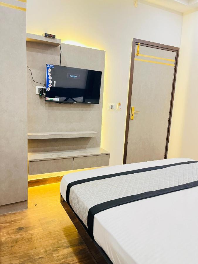 Hotel Red Stone Inn - Near New Delhi Railway Station - Paharganj Kültér fotó